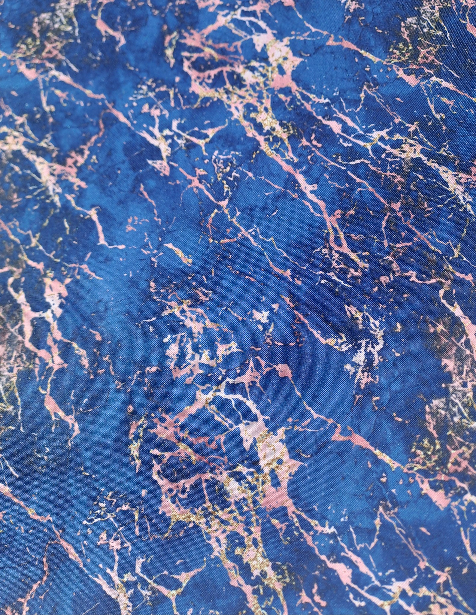Tissu Marbre Chic – Bleu Nuit & Or Rosé – Image 2