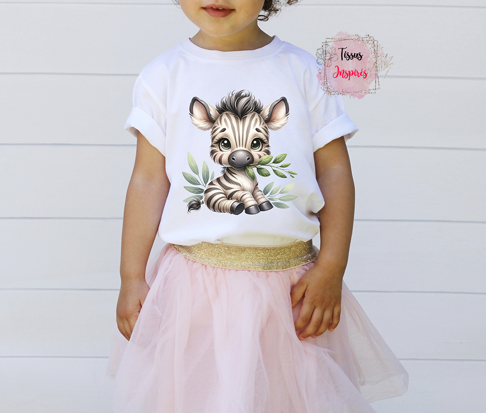 Transfert DTF "Petit Monde Sauvage" avec motifs floraux et animaliers pour personnalisation textile.